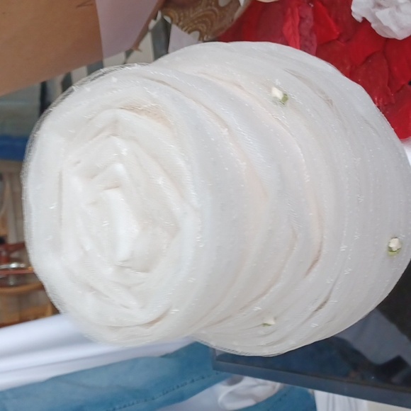 Netted Beehive Hat Cream/white Floral Style 1960s - Picture 3 of 6